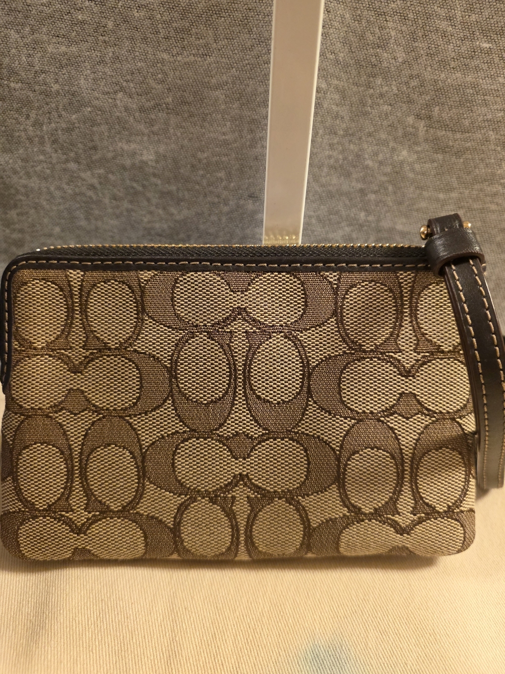 Coach Brown Signature Jacquard Wristlet with Gold Logo - Picture 3 of 8